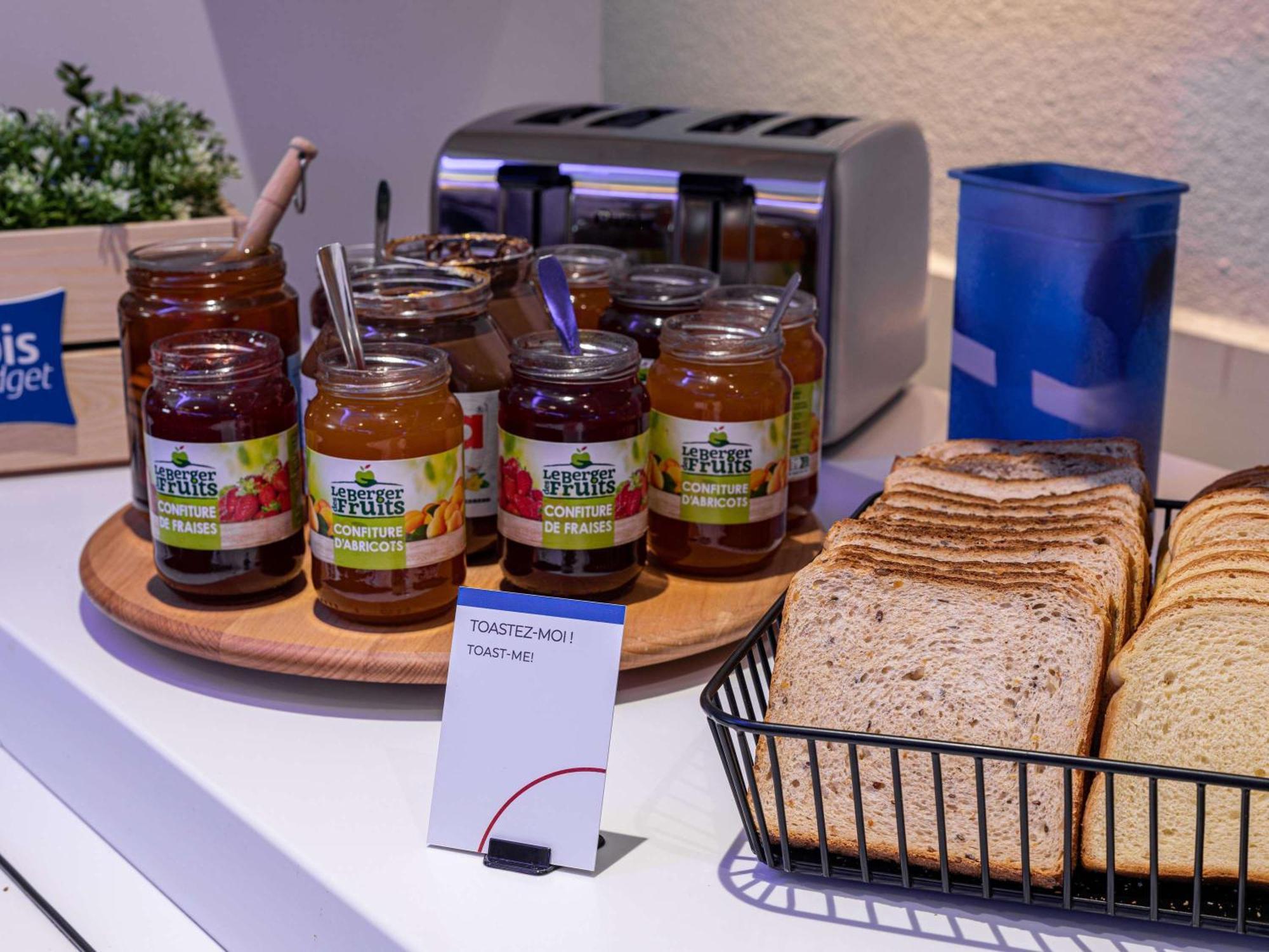 Ibis Budget Biarritz - Anglet Buitenkant foto
